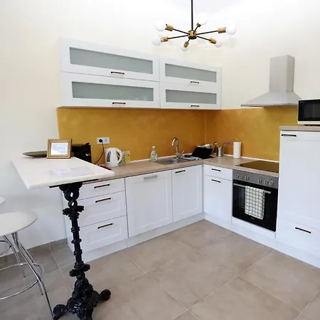 Kamala Apartment *