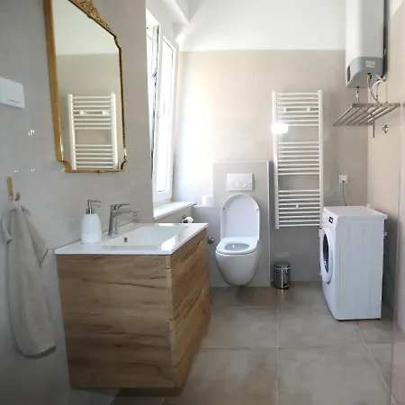 Kamala Apartment *